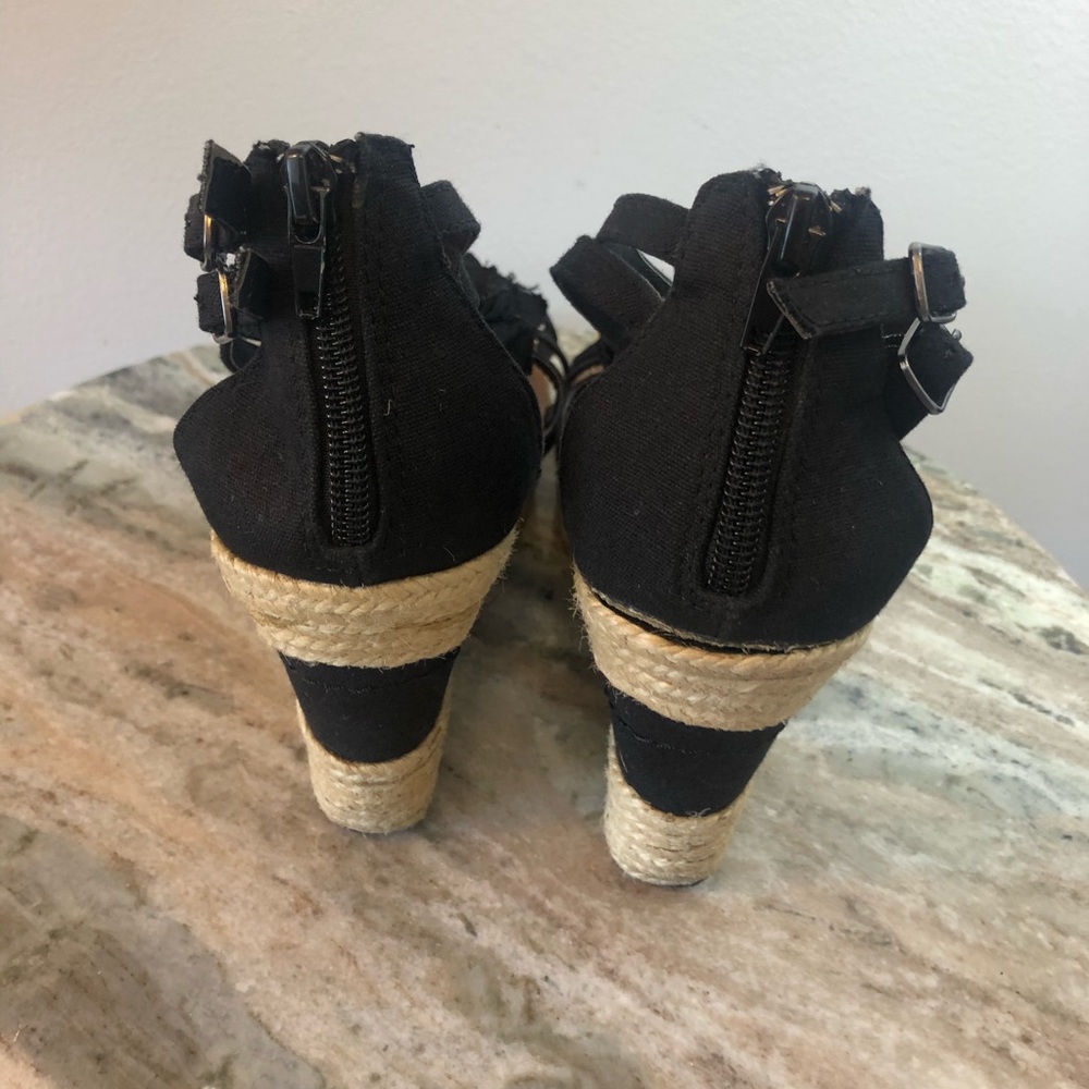 Nine West wedges size 8.5 black sandals flowers - Picture 5 of 7